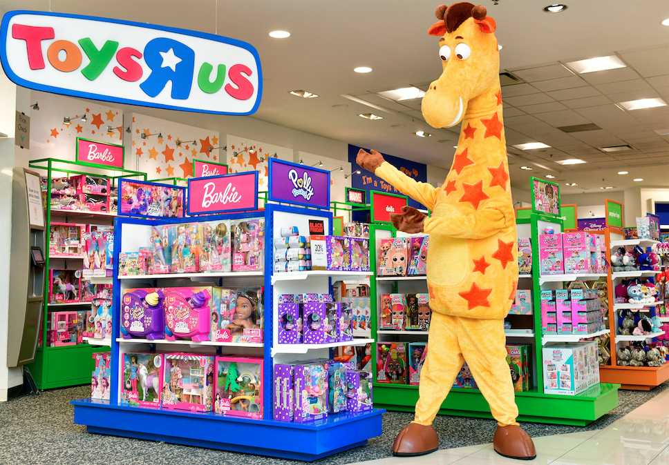 Geoffrey the Giraffe and Toys R Us is Coming to Macy s